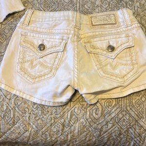 Miss me shorts, white, size 26 in great condition